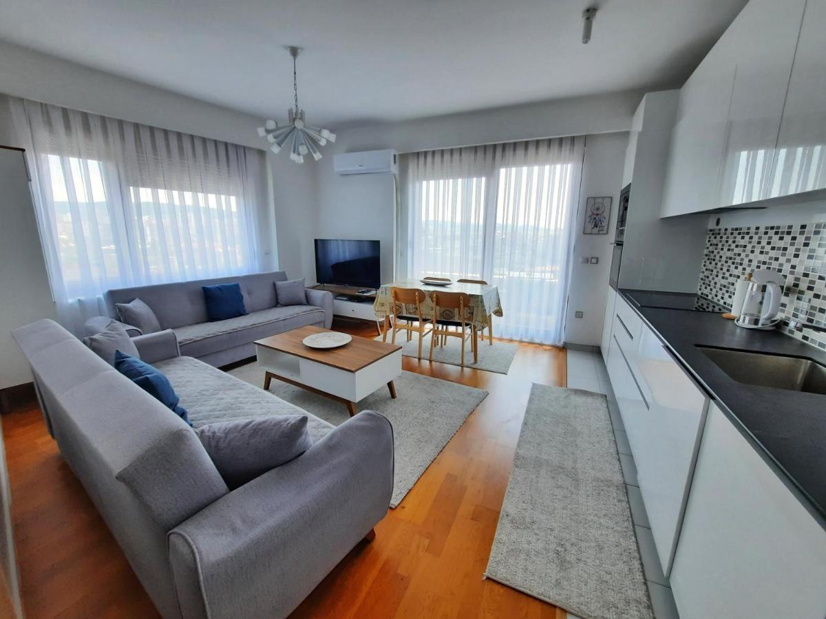 Luxury Sky View Apartment Pristina Exterior foto